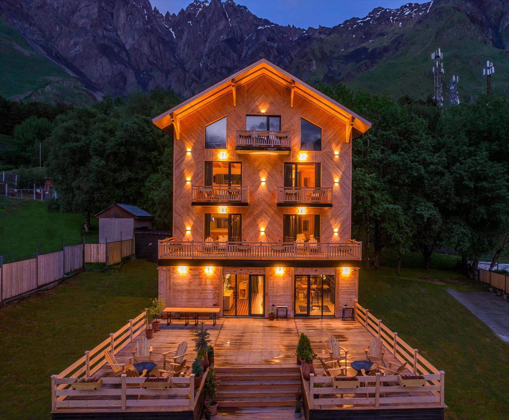 1740 Boutique Hotel Kazbegi Экстерьер фото