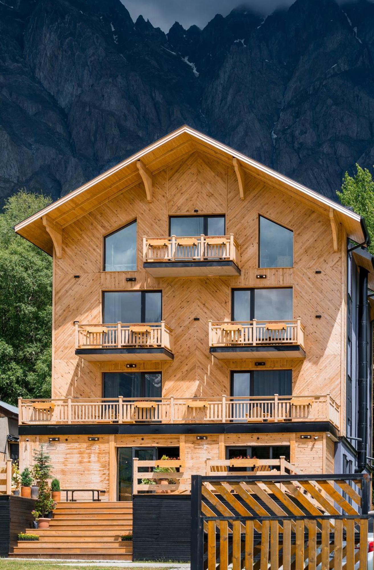 1740 Boutique Hotel Kazbegi Экстерьер фото