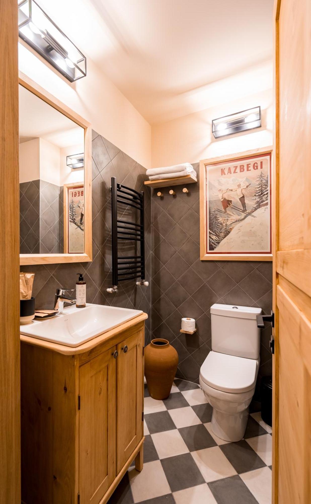 1740 Boutique Hotel Kazbegi Экстерьер фото