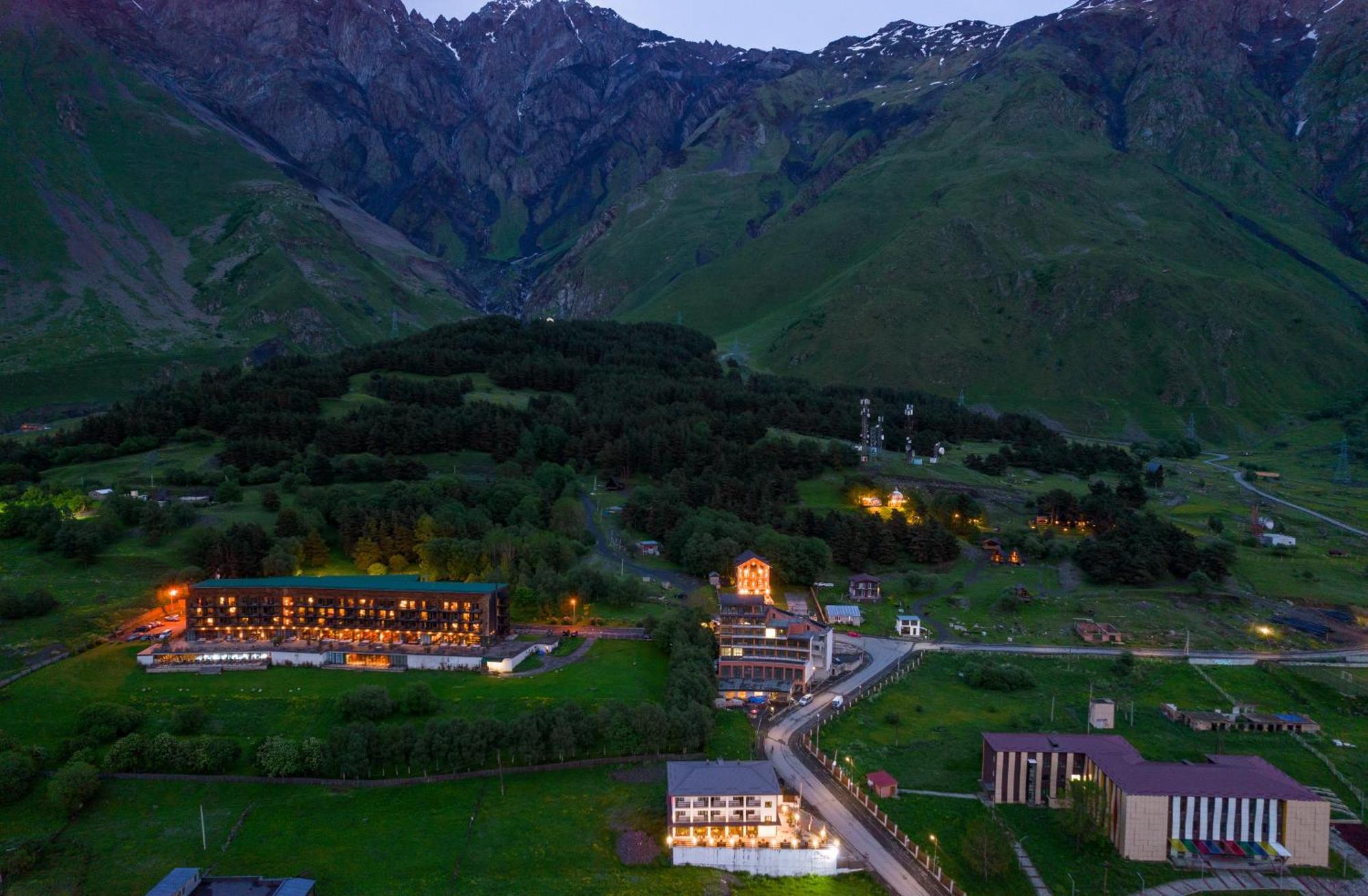 1740 Boutique Hotel Kazbegi Экстерьер фото