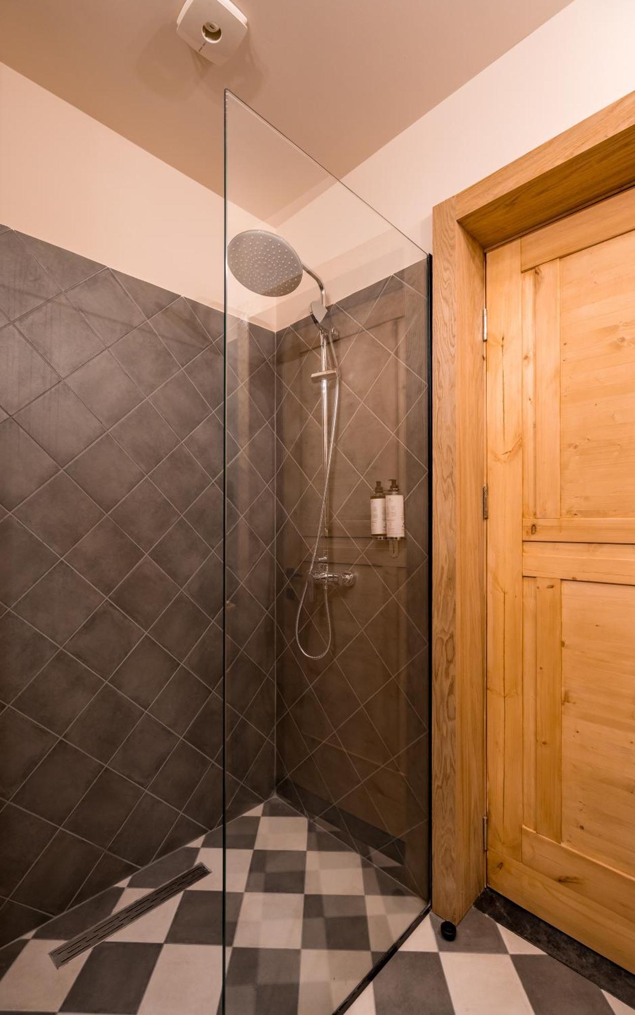 1740 Boutique Hotel Kazbegi Экстерьер фото
