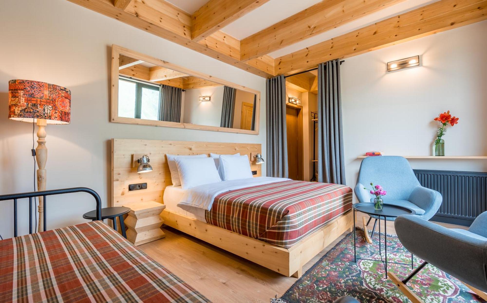 1740 Boutique Hotel Kazbegi Экстерьер фото