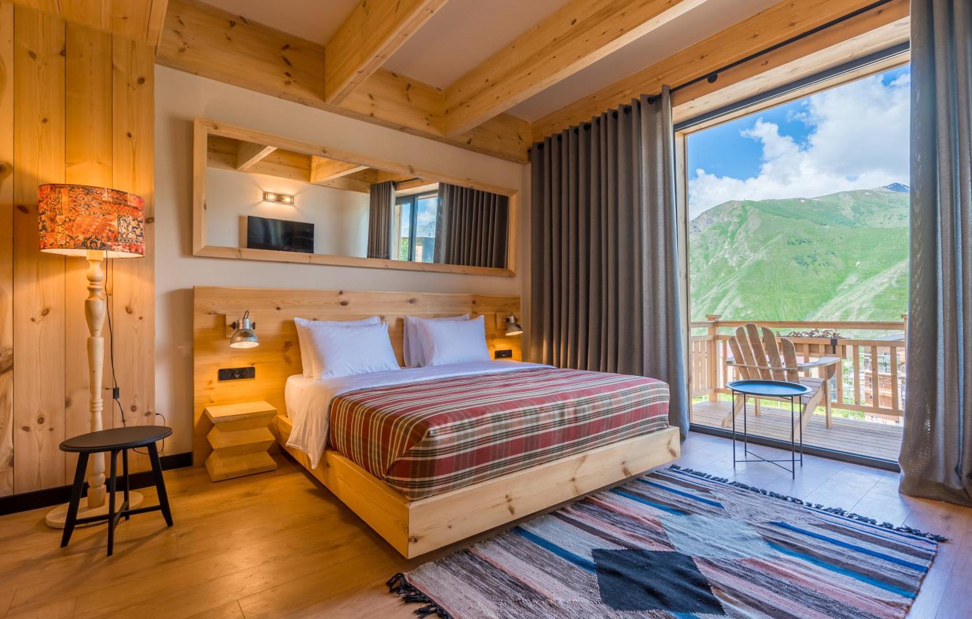 1740 Boutique Hotel Kazbegi Экстерьер фото