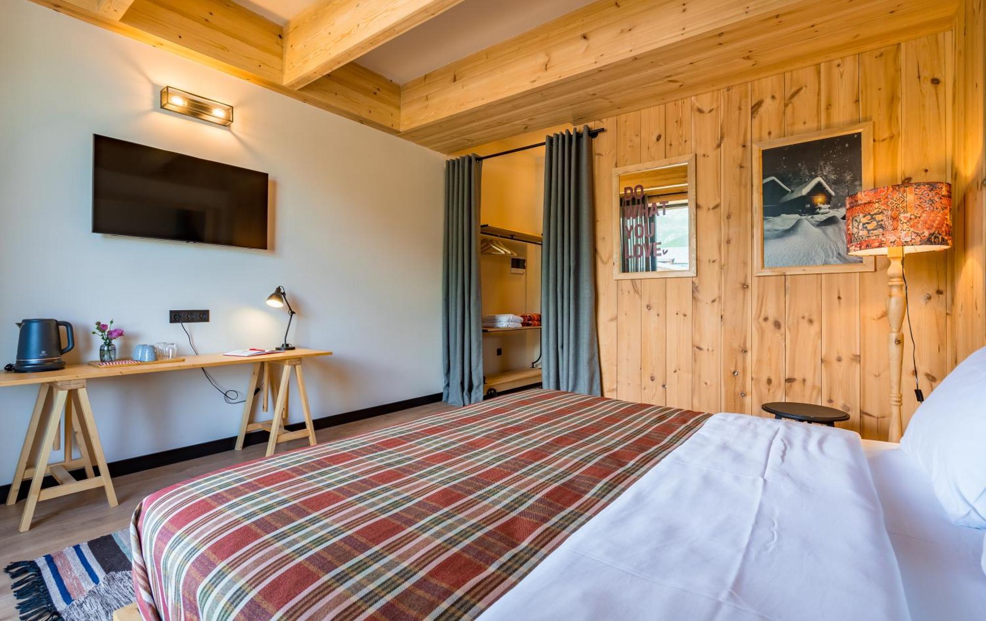 1740 Boutique Hotel Kazbegi Экстерьер фото