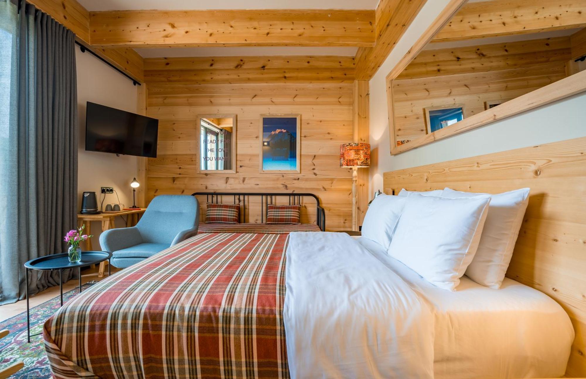 1740 Boutique Hotel Kazbegi Экстерьер фото
